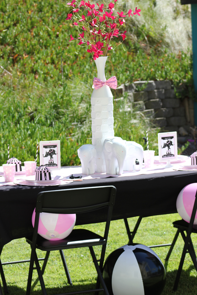 girly circus tablescape design with elephants