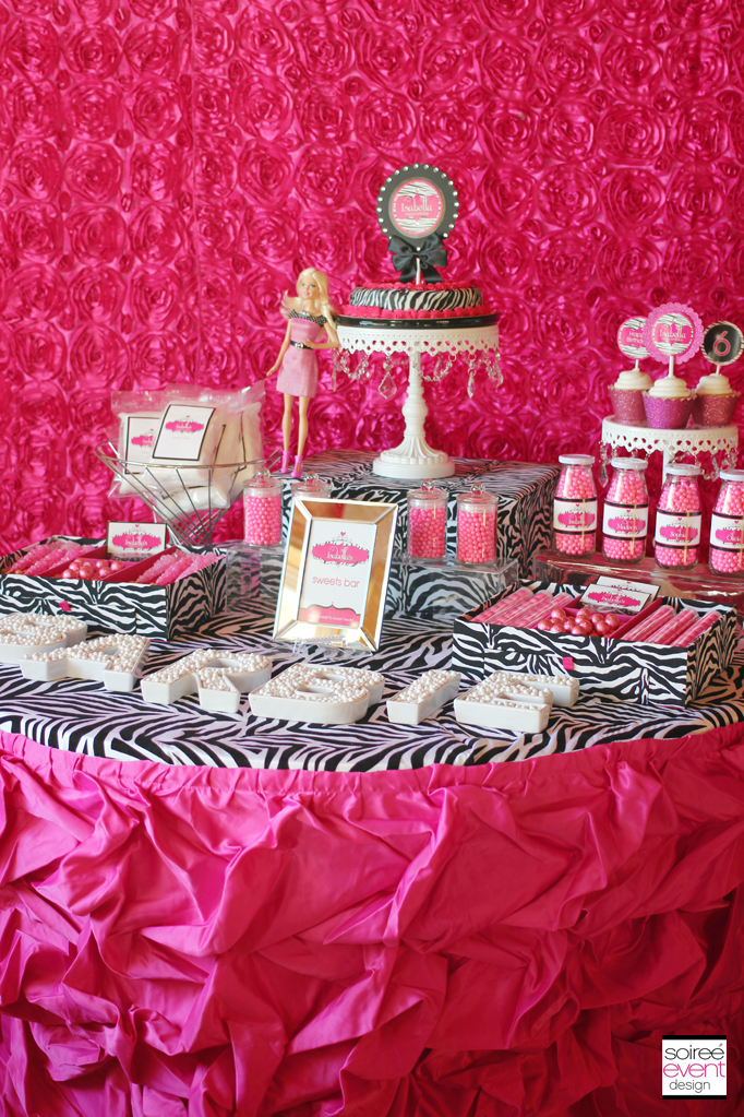 pink-ruffled-tablecloth