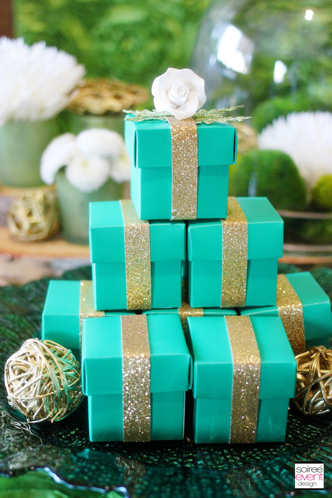emerald-green-gold-favor-boxes
