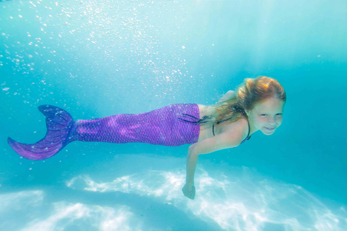 Fin-Fun-Mermaid-Tails-Underwater