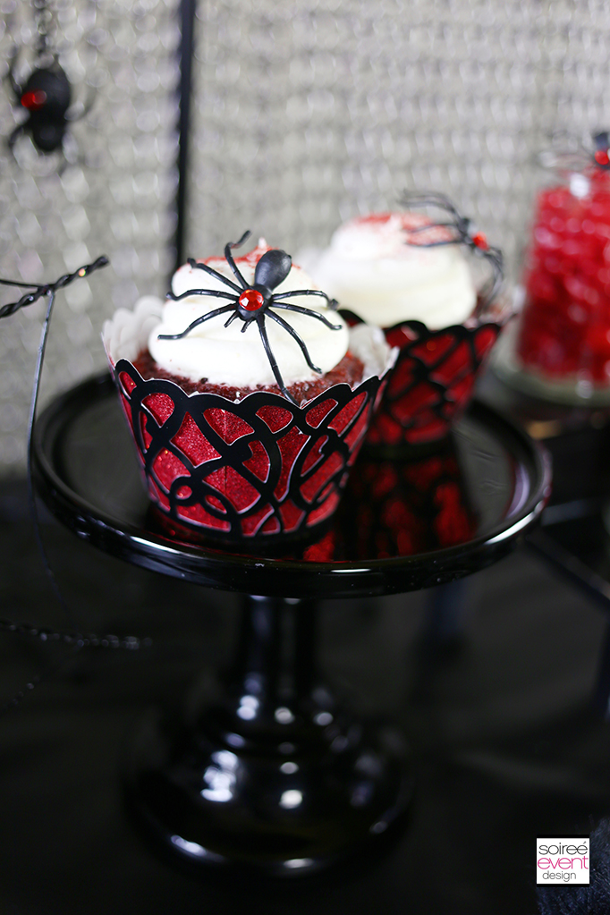 Black widow cupcakes