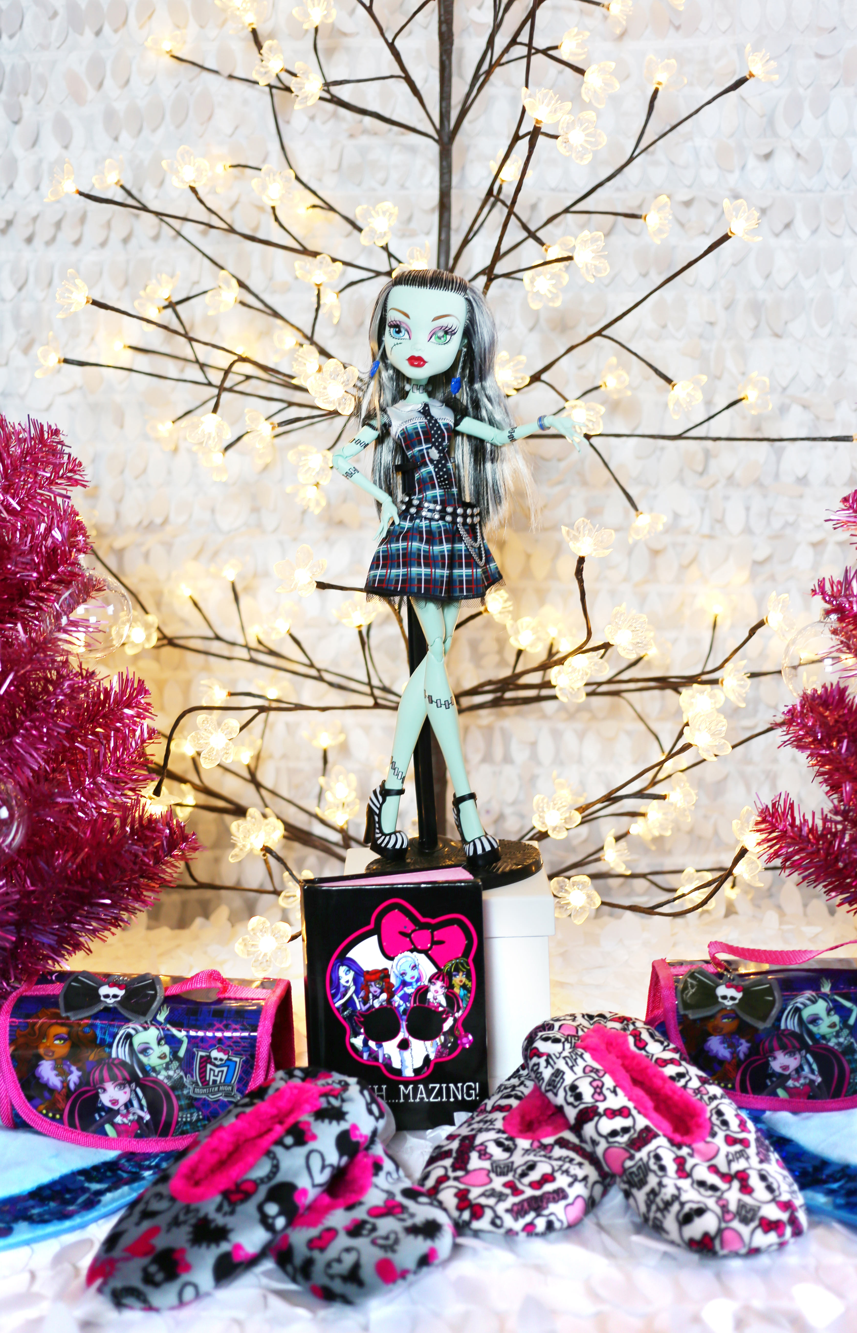 Monster High Party Favor Table