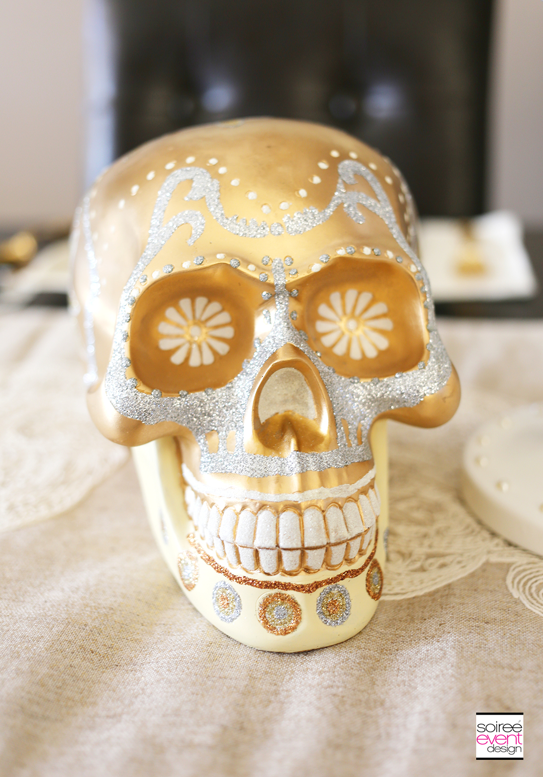 gold-and-white-day-of-the-dead-sugar-skull