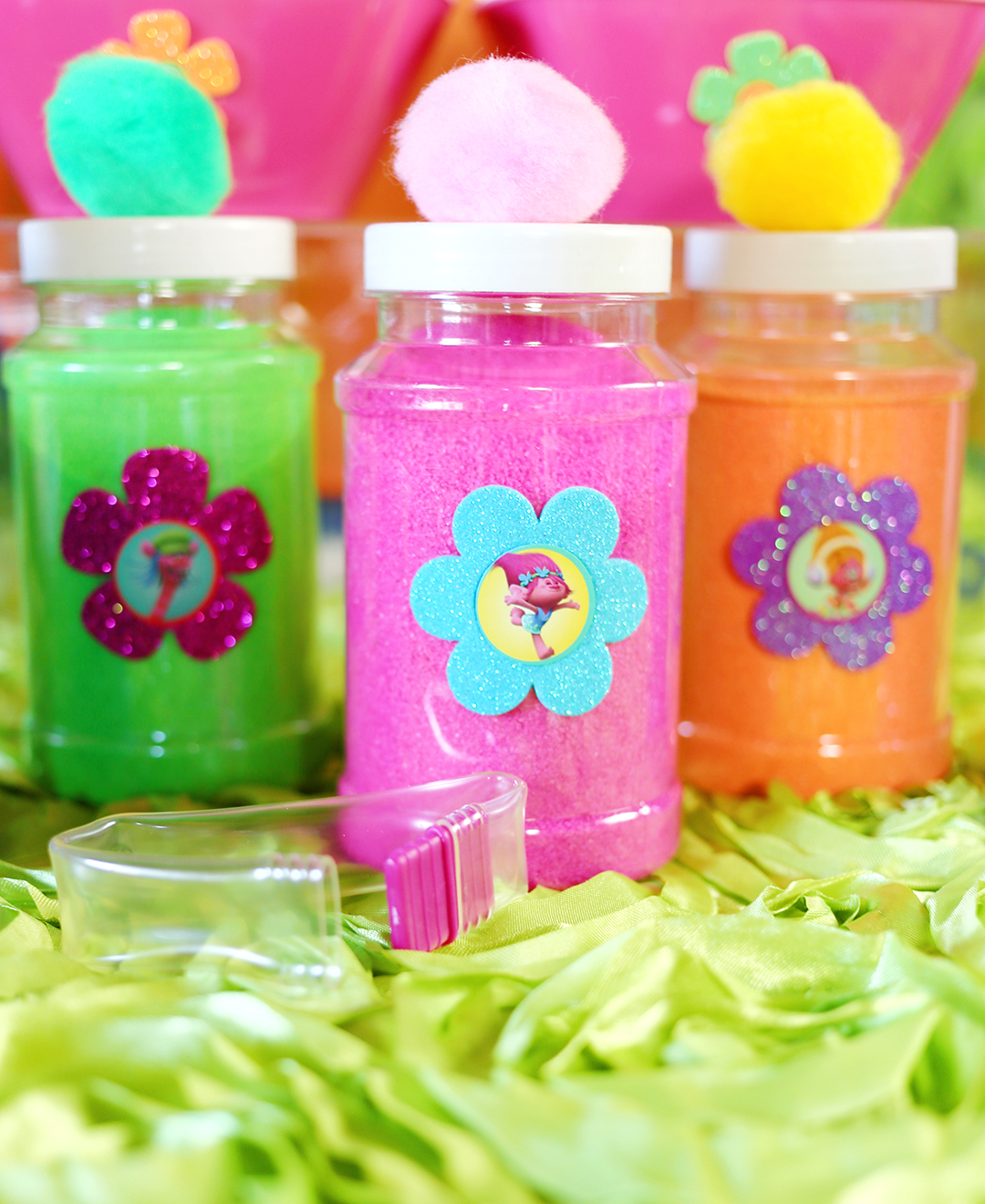 TREND ALERT - Host a Trolls Party with these Trolls Party ...