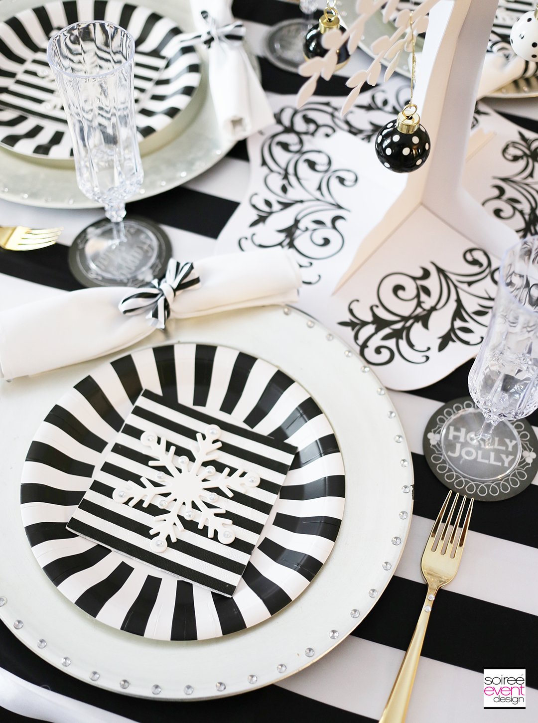 black-and-white-christmas-tablescape-soiree-event-design-3