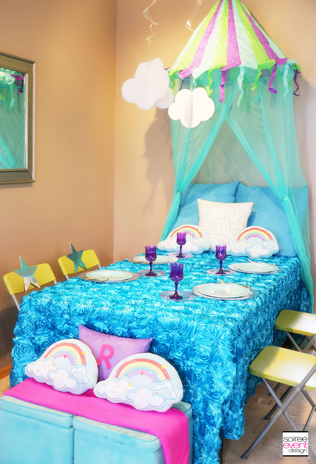 Sleepover party Ideas - Canopy Bed Table