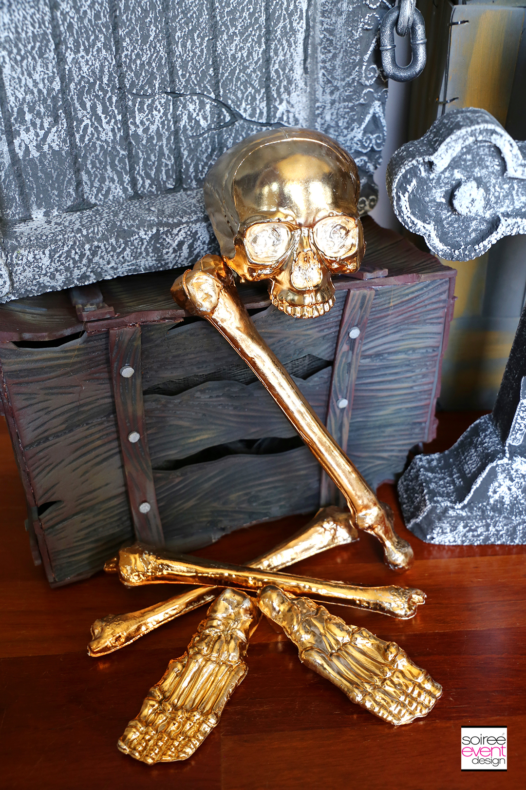 Day of the Dead Entryway - Gold bones