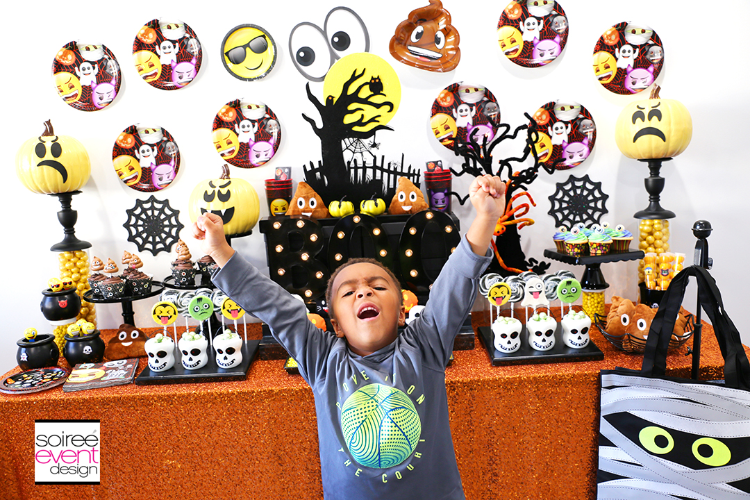 Emoji Halloween Party Ideas - Emoji Dessert Table