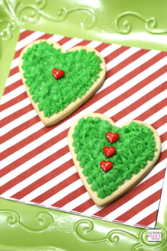 Grinch Dessert Ideas - Grinch Heart Cookies - Step 4
